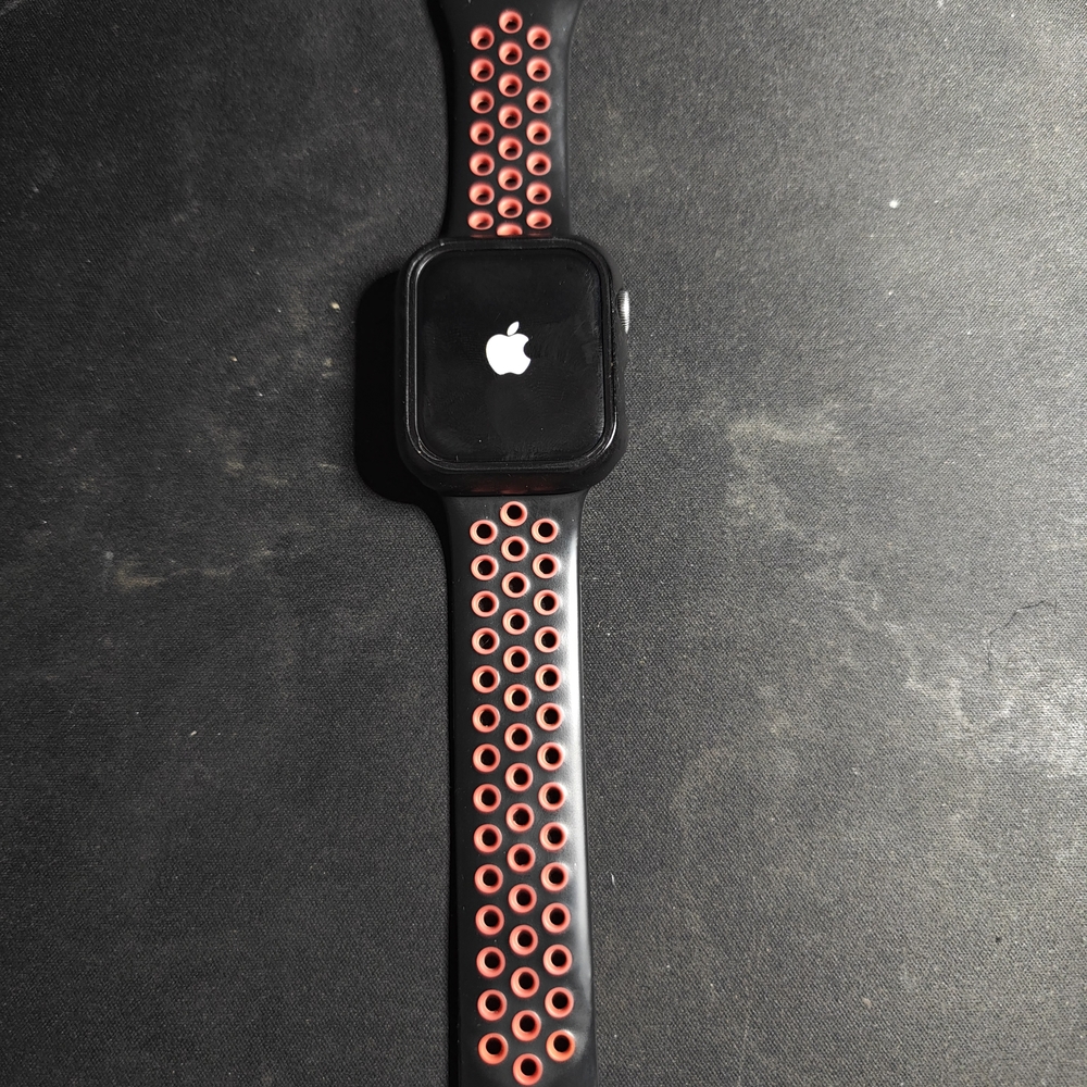 [USED] Apple Watch Series 4 - 44mm - WIFI (16GB)